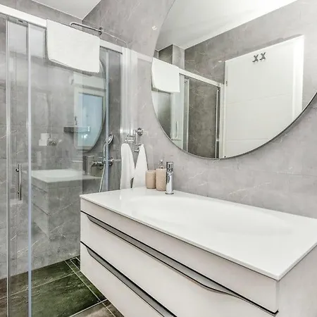 Sunny Lux - Villa *