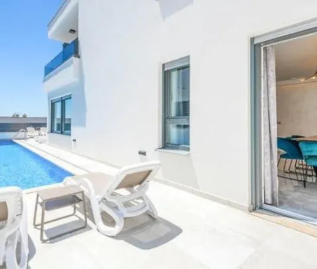 Sunny Lux - Villa *